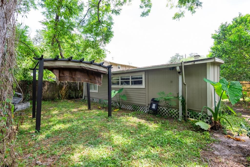 Recently Sold: $155,000 (4 beds, 2 baths, 1210 Square Feet)