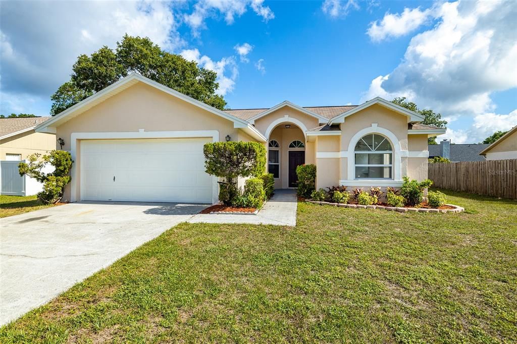 Recently Sold: $354,900 (3 beds, 2 baths, 1384 Square Feet)