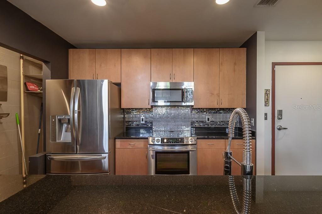 Recently Sold: $470,000 (2 beds, 2 baths, 1650 Square Feet)