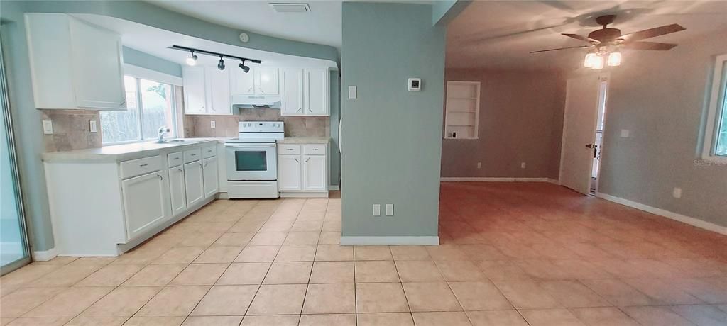 Recently Sold: $175,000 (2 beds, 1 baths, 984 Square Feet)