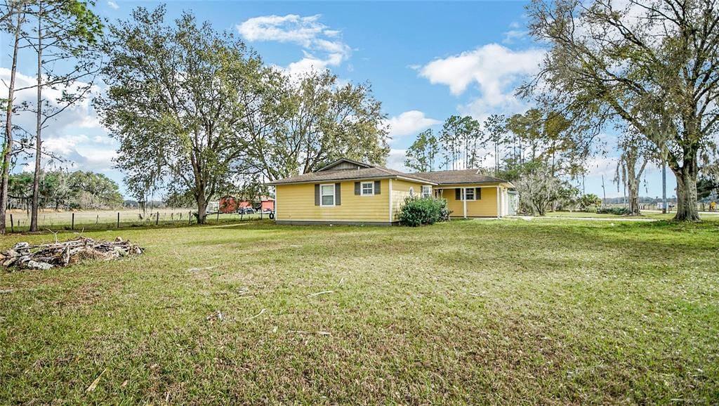 Recently Sold: $159,900 (3 beds, 2 baths, 1536 Square Feet)