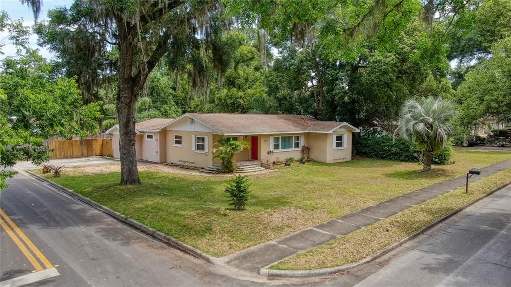 Recently Sold: $220,000 (3 beds, 3 baths, 1840 Square Feet)