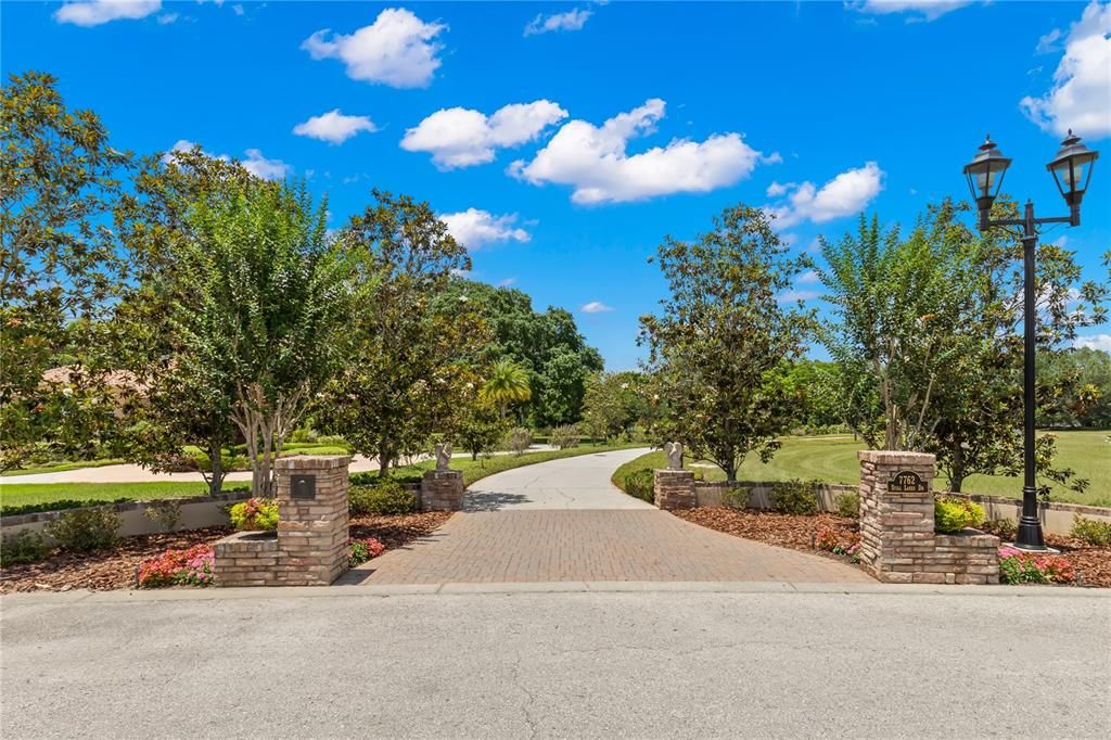 Recently Sold: $2,495,000 (6 beds, 5 baths, 6529 Square Feet)