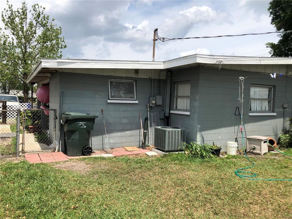 Recently Sold: $115,000 (3 beds, 2 baths, 1029 Square Feet)