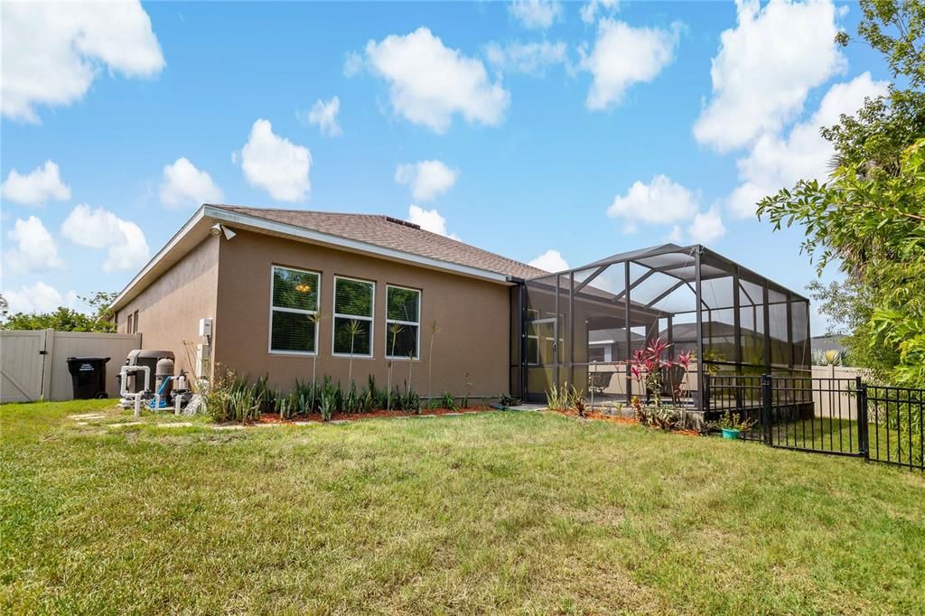 Recently Sold: $450,000 (4 beds, 3 baths, 2498 Square Feet)