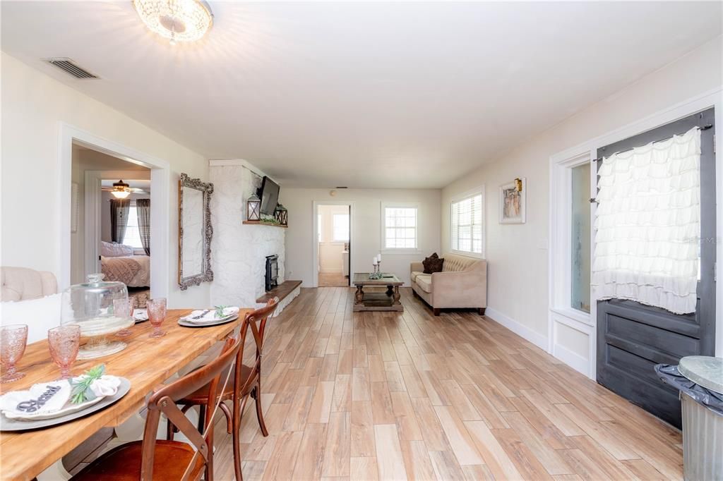 Recently Sold: $340,000 (3 beds, 1 baths, 1210 Square Feet)