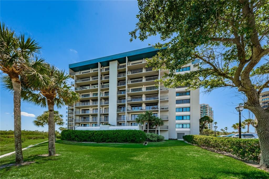 Recently Sold: $624,950 (2 beds, 2 baths, 1390 Square Feet)