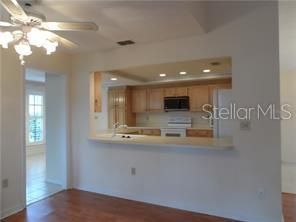 Recently Rented: $2,000 (3 beds, 2 baths, 1693 Square Feet)