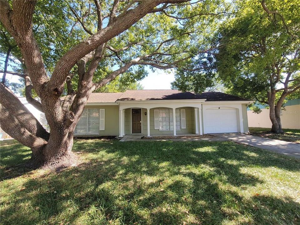 Recently Sold: $159,000 (2 beds, 1 baths, 1054 Square Feet)