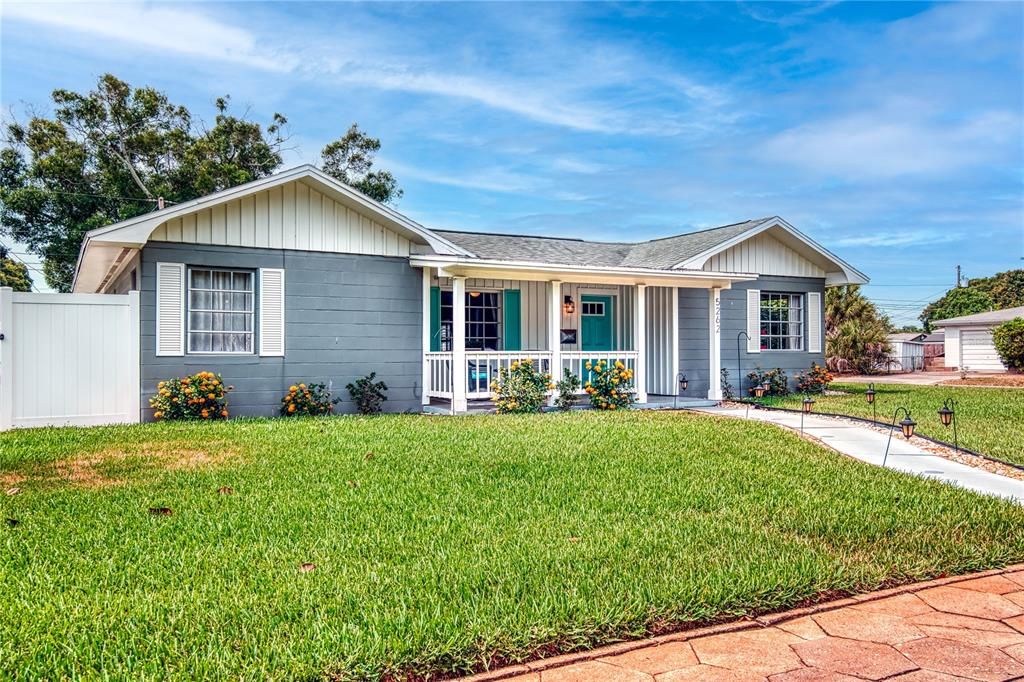 Recently Sold: $450,000 (3 beds, 2 baths, 1524 Square Feet)