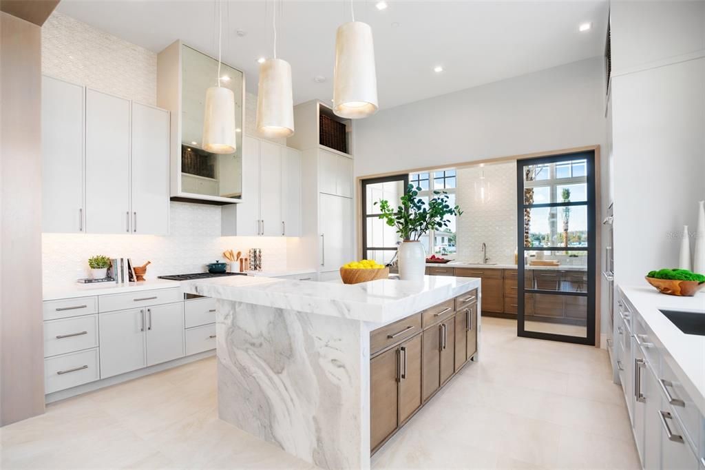 Recently Sold: $2,515,500 (4 beds, 4 baths, 3239 Square Feet)