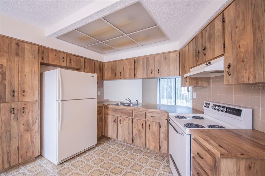 Recently Sold: $169,000 (2 beds, 2 baths, 1124 Square Feet)