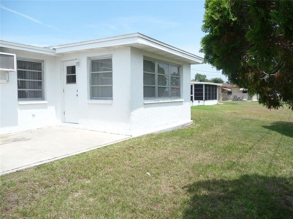 Recently Sold: $172,500 (2 beds, 1 baths, 1088 Square Feet)