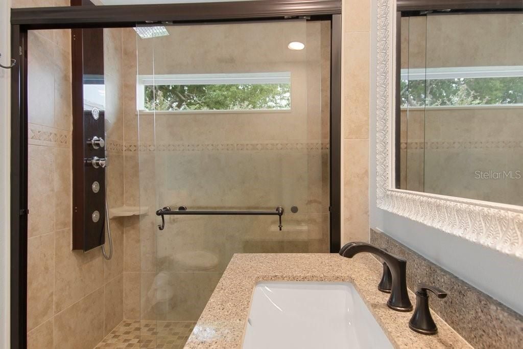 最近售出: $469,900 (3 贝兹, 2 浴室, 1977 平方英尺)