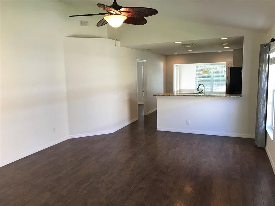 Recently Rented: $2,000 (3 beds, 2 baths, 1379 Square Feet)