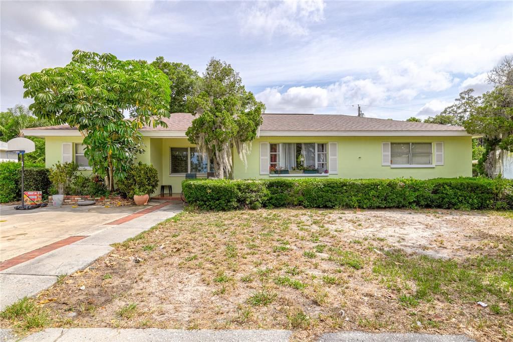 Recently Sold: $325,000 (4 beds, 2 baths, 2010 Square Feet)