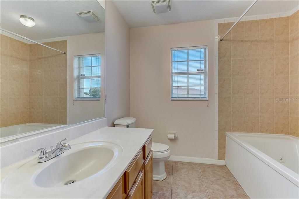 最近售出: $284,900 (3 贝兹, 2 浴室, 1659 平方英尺)