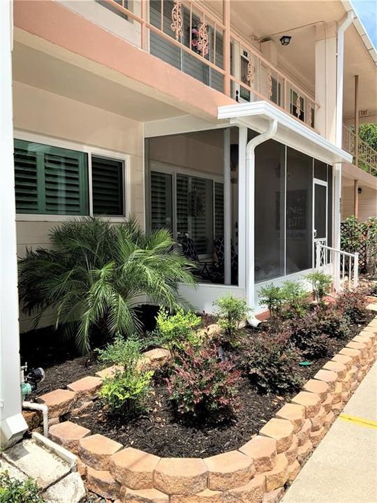 Vendido Recientemente: $149,900 (2 camas, 2 baños, 875 Pies cuadrados)