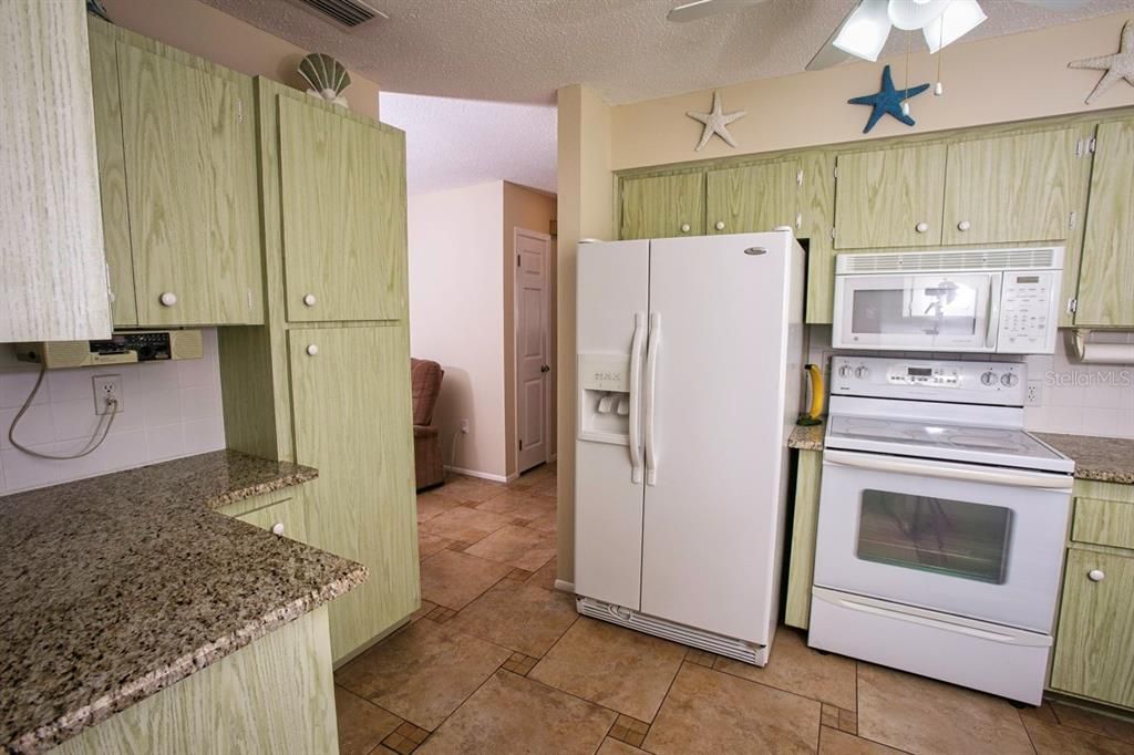 Recently Rented: $3,000 (3 beds, 2 baths, 1614 Square Feet)