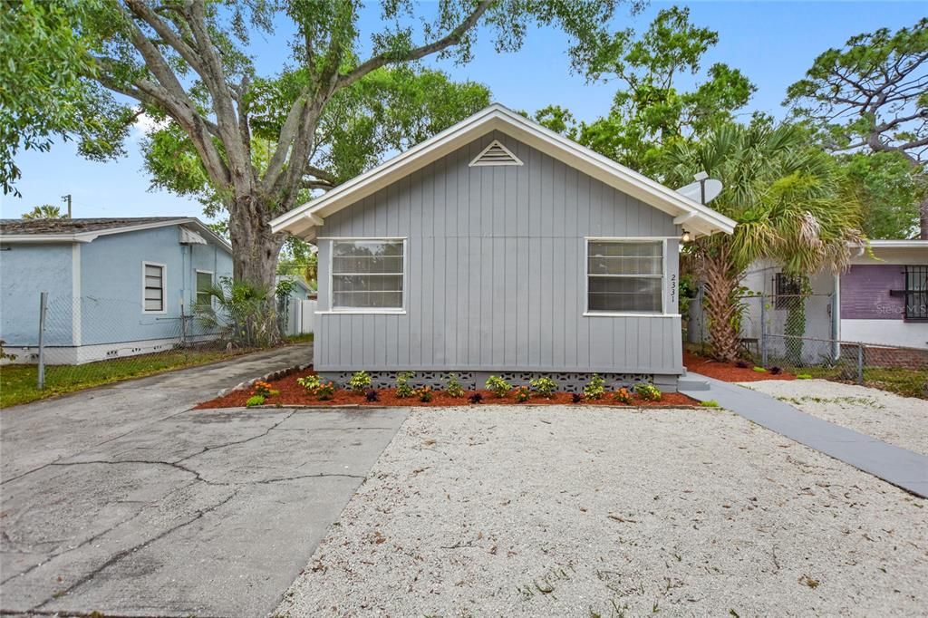Recently Sold: $187,500 (3 beds, 1 baths, 872 Square Feet)