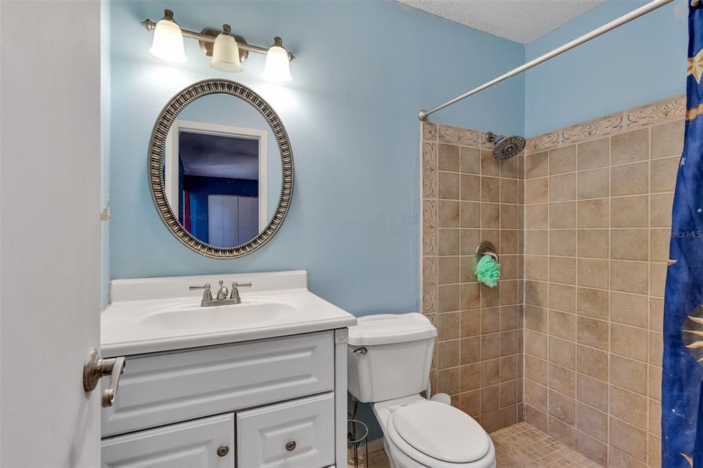 最近售出: $210,000 (3 贝兹, 2 浴室, 1347 平方英尺)