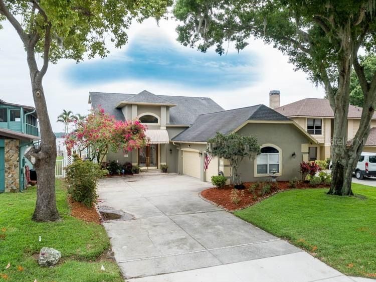 Recently Sold: $899,900 (3 beds, 3 baths, 3821 Square Feet)