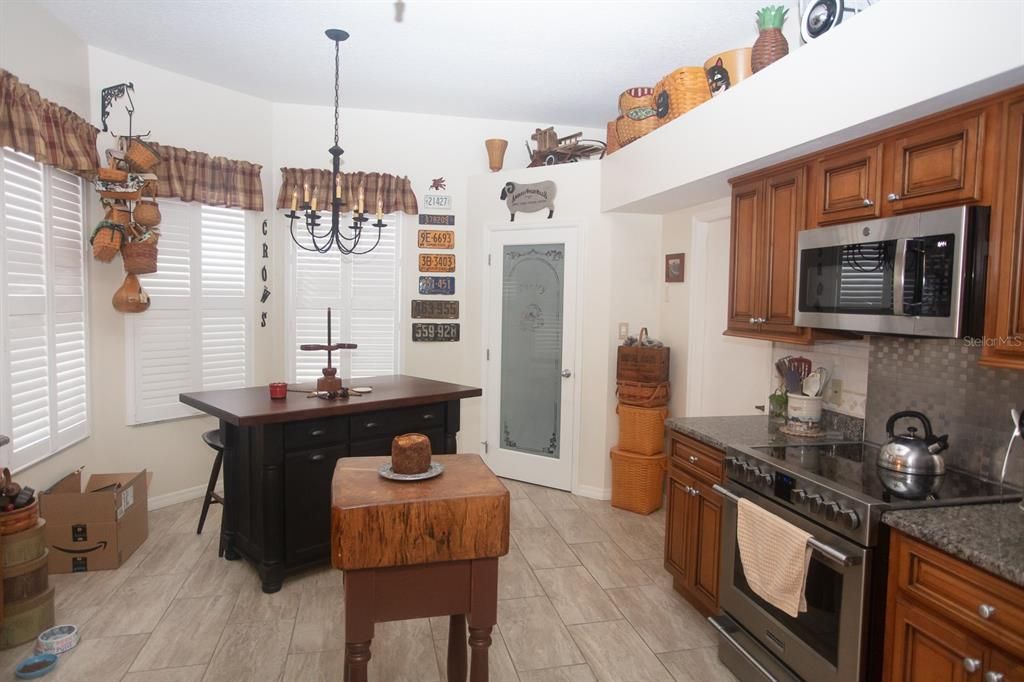 Recently Sold: $227,500 (2 beds, 2 baths, 1438 Square Feet)