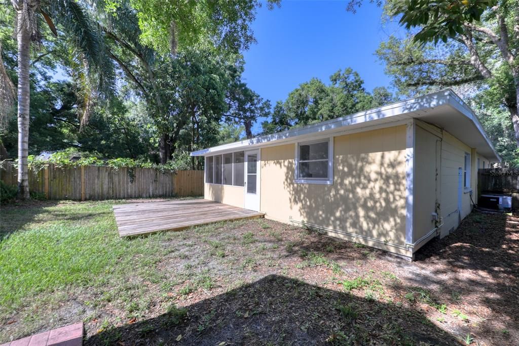 Recently Sold: $320,000 (3 beds, 2 baths, 1497 Square Feet)
