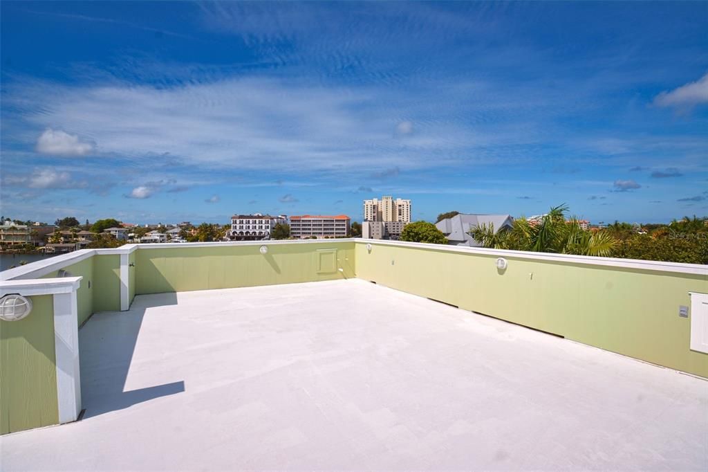 Recently Sold: $1,050,000 (3 beds, 3 baths, 2467 Square Feet)