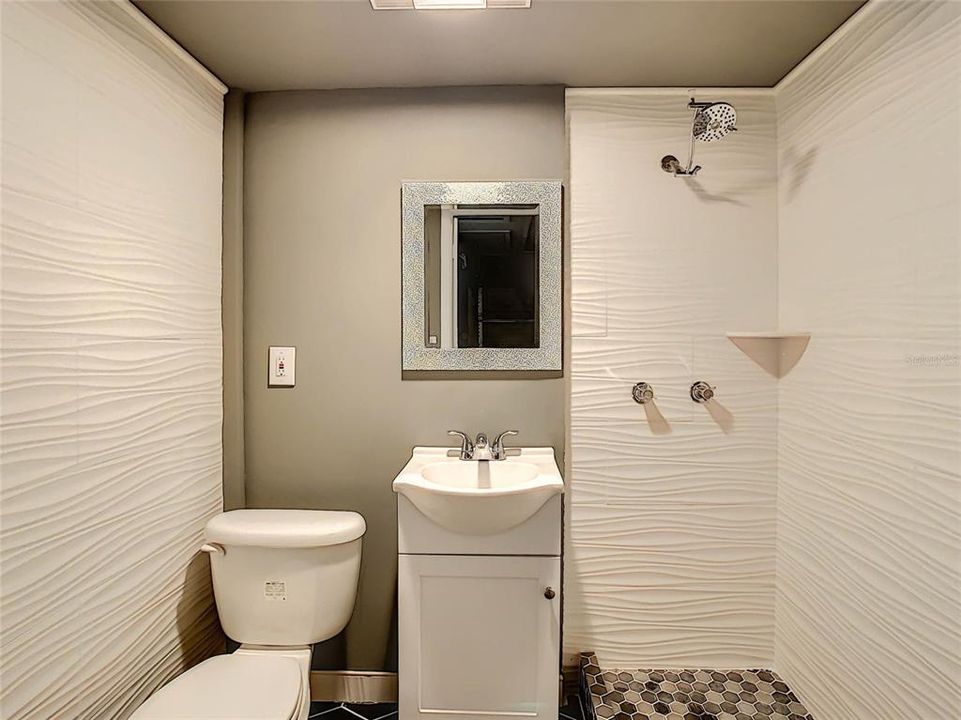 最近售出: $219,000 (2 贝兹, 2 浴室, 1212 平方英尺)