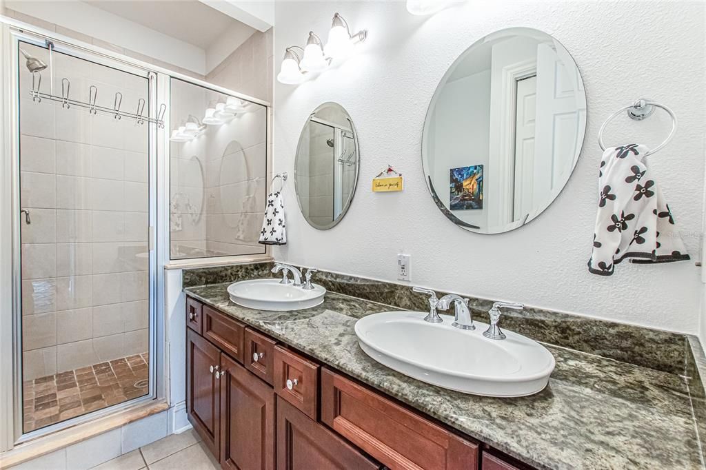 Recently Sold: $480,000 (3 beds, 2 baths, 1605 Square Feet)