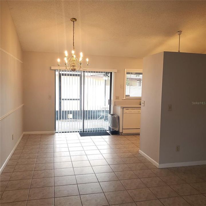 Recently Rented: $1,695 (3 beds, 2 baths, 1222 Square Feet)