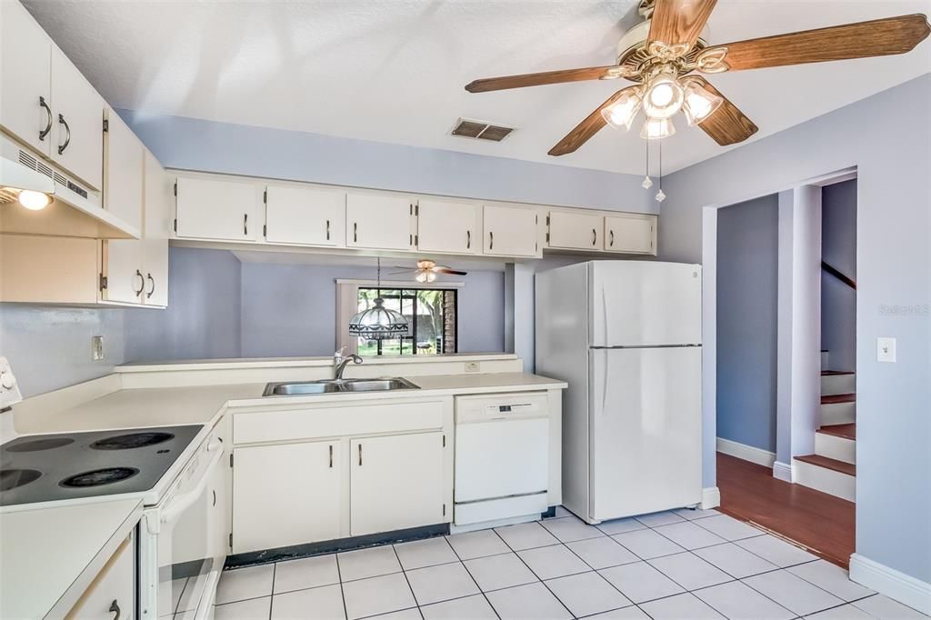 Recently Sold: $215,000 (3 beds, 2 baths, 1504 Square Feet)