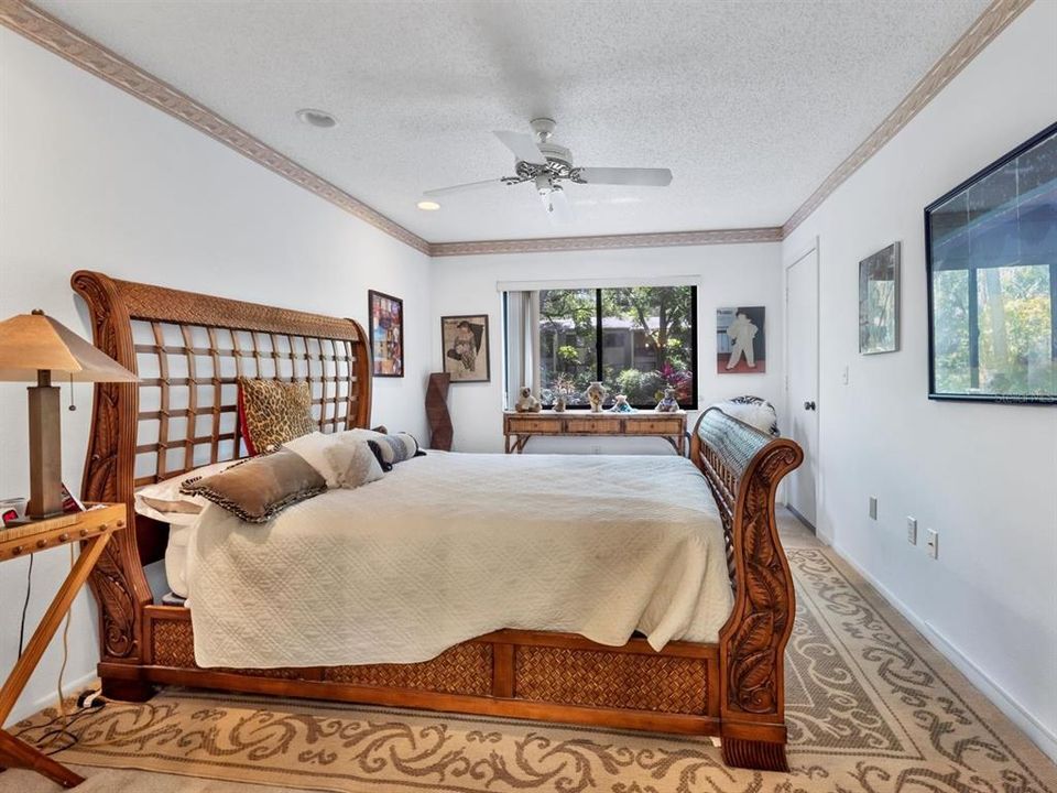 Recently Sold: $310,000 (3 beds, 2 baths, 1301 Square Feet)
