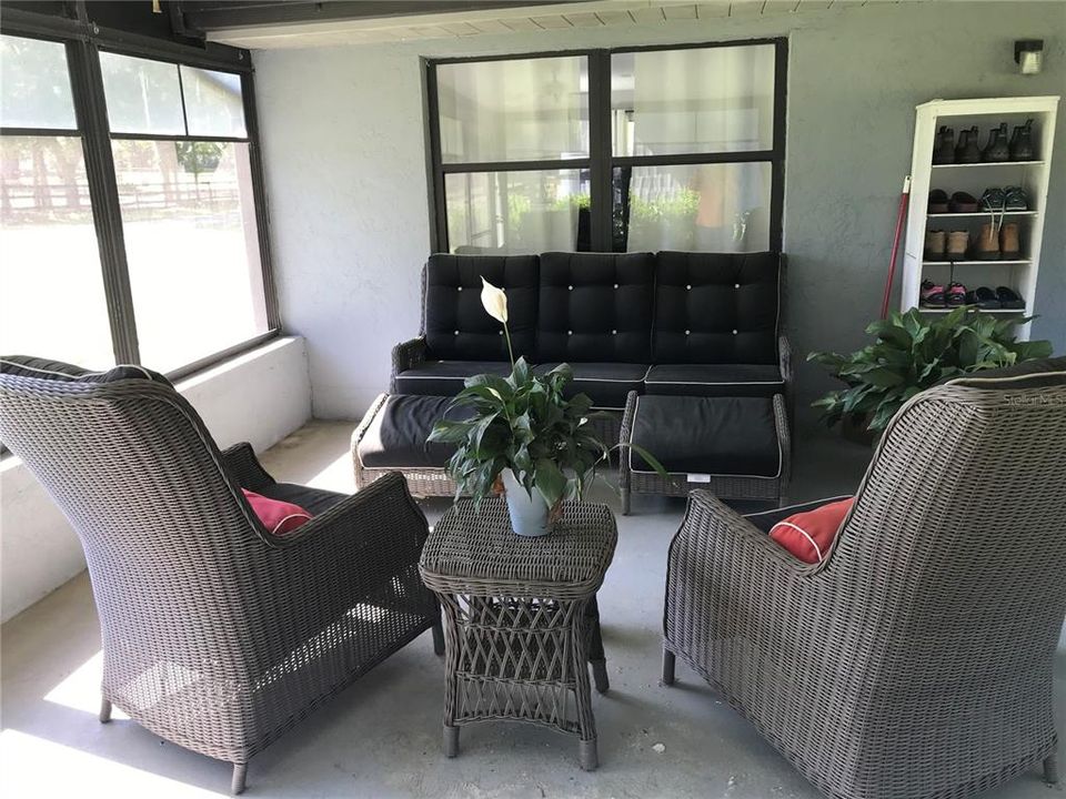 Enjoy outdoor living in your Covered Screened Lanai