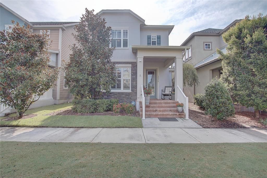 Recently Sold: $549,900 (4 beds, 2 baths, 2421 Square Feet)