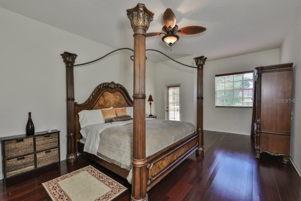 Недавно продано: $295,000 (3 спален, 2 ванн, 1856 Квадратных фут)