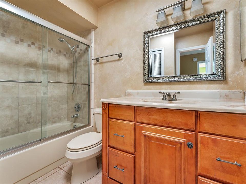 最近售出: $315,000 (3 贝兹, 2 浴室, 1637 平方英尺)