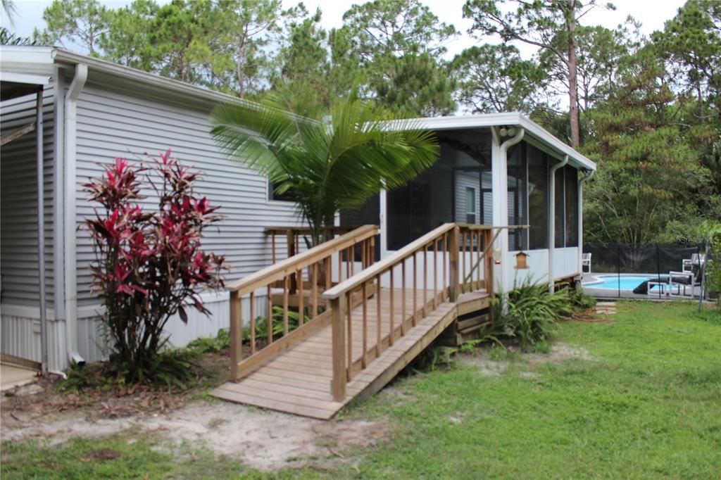 Recently Sold: $305,000 (3 beds, 2 baths, 1800 Square Feet)