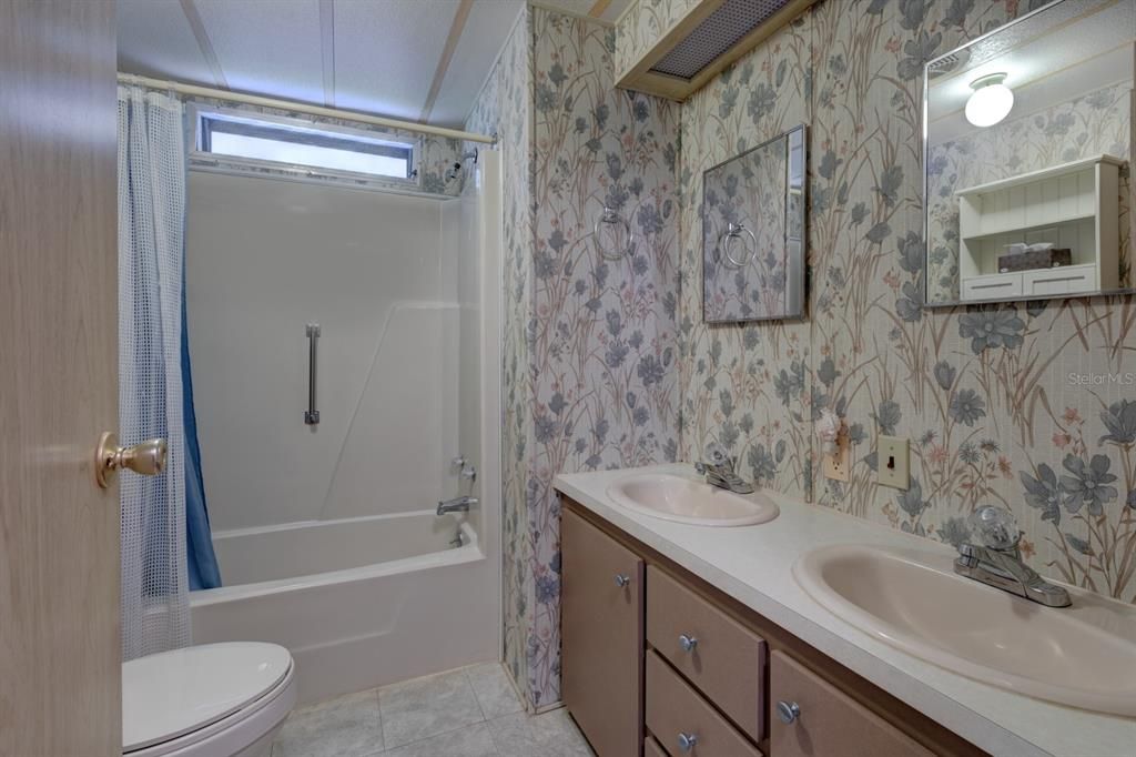 最近售出: $189,000 (2 贝兹, 2 浴室, 1196 平方英尺)