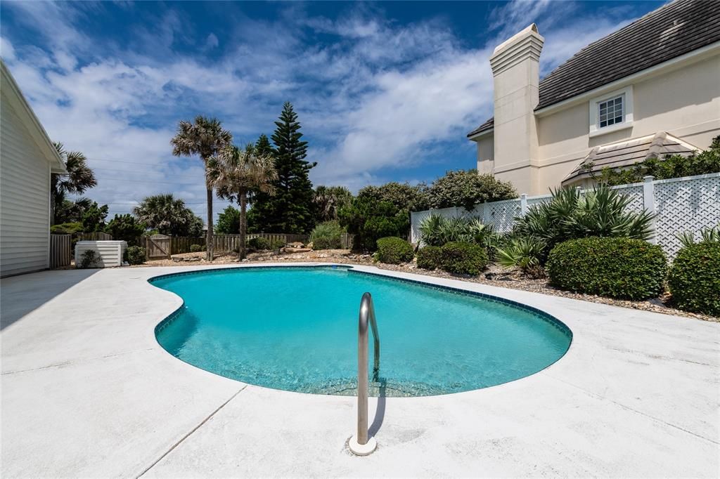 Recently Sold: $2,200,000 (3 beds, 4 baths, 4078 Square Feet)