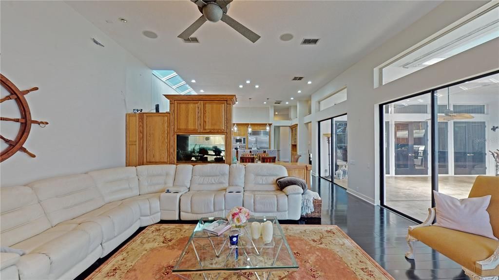 Recently Sold: $1,500,000 (5 beds, 5 baths, 4114 Square Feet)