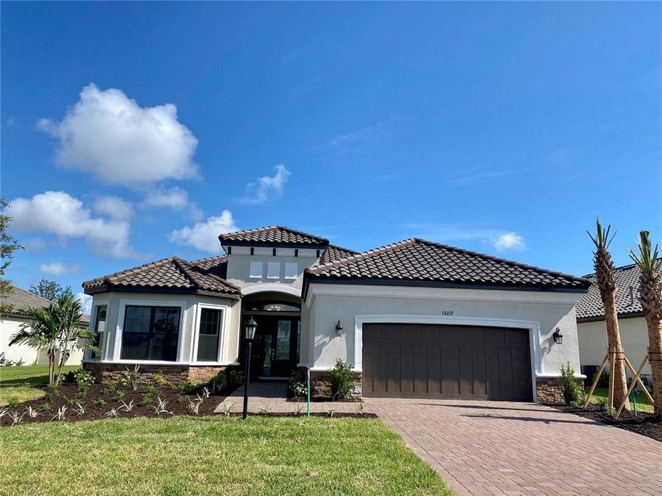 Recently Sold: $819,098 (3 beds, 3 baths, 2929 Square Feet)