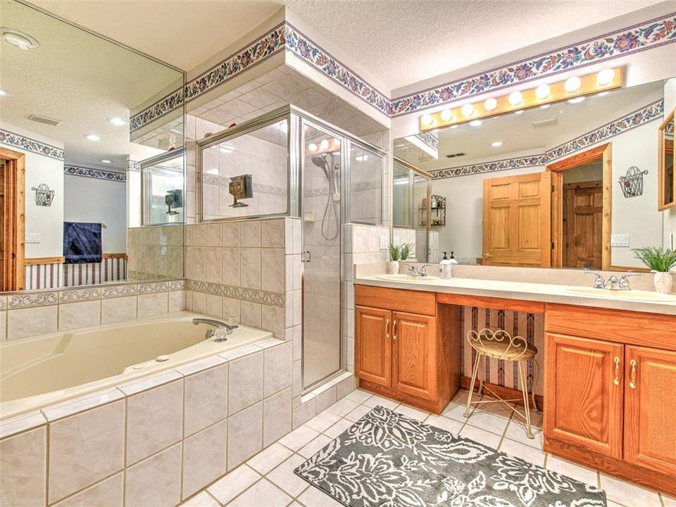 最近售出: $390,000 (3 贝兹, 2 浴室, 1863 平方英尺)