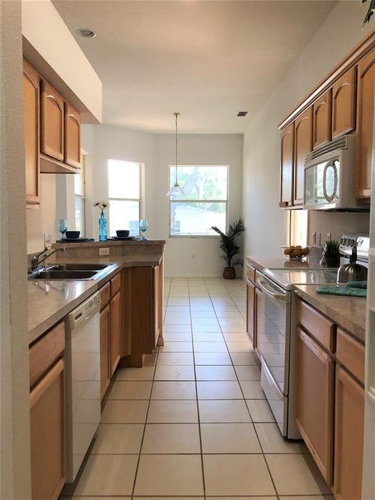 Recently Sold: $429,000 (3 beds, 2 baths, 1931 Square Feet)