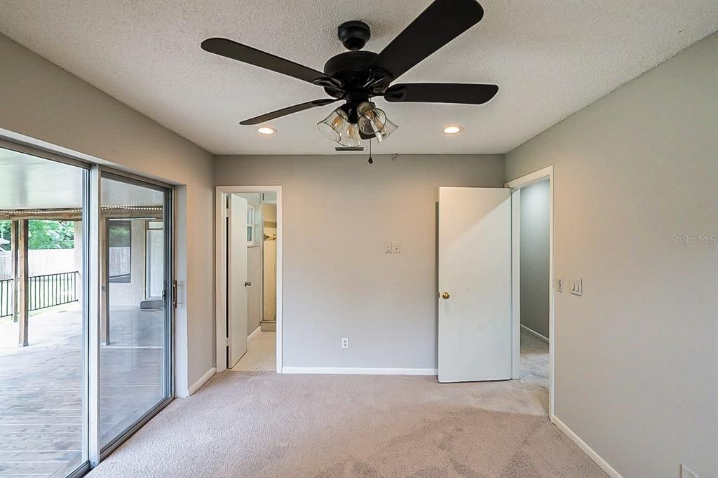 Recently Sold: $275,000 (3 beds, 2 baths, 2247 Square Feet)