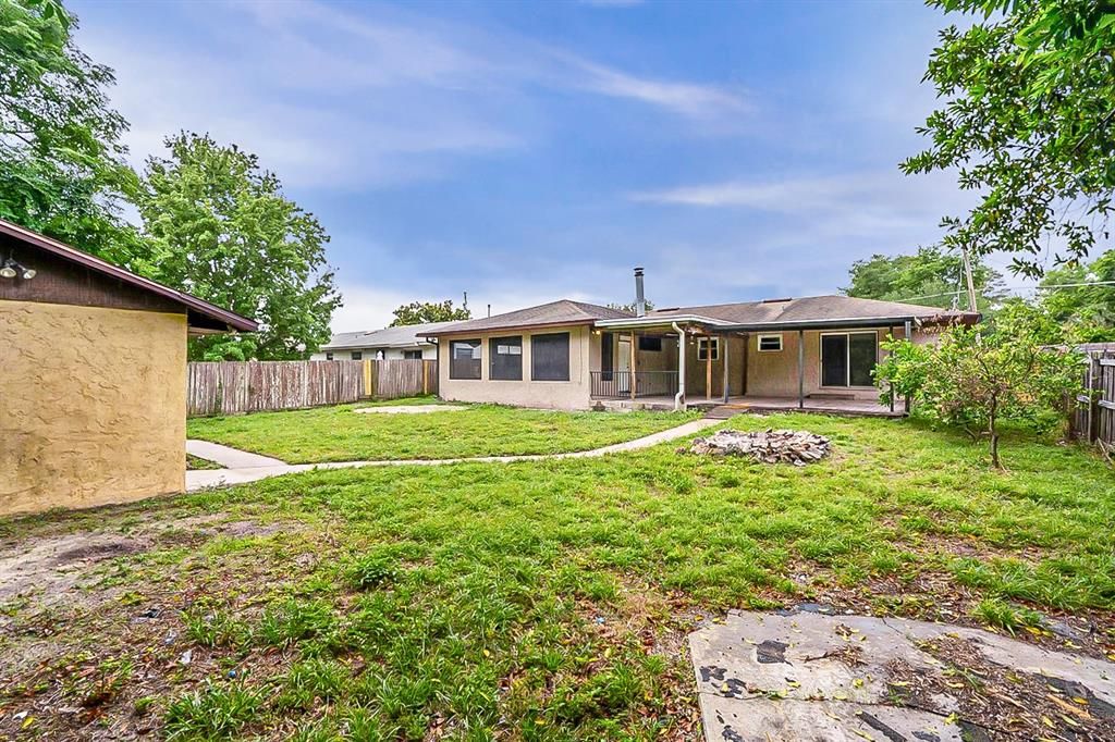 Recently Sold: $275,000 (3 beds, 2 baths, 2247 Square Feet)