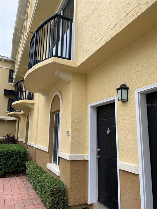 Recently Rented: $2,000 (2 beds, 2 baths, 1349 Square Feet)