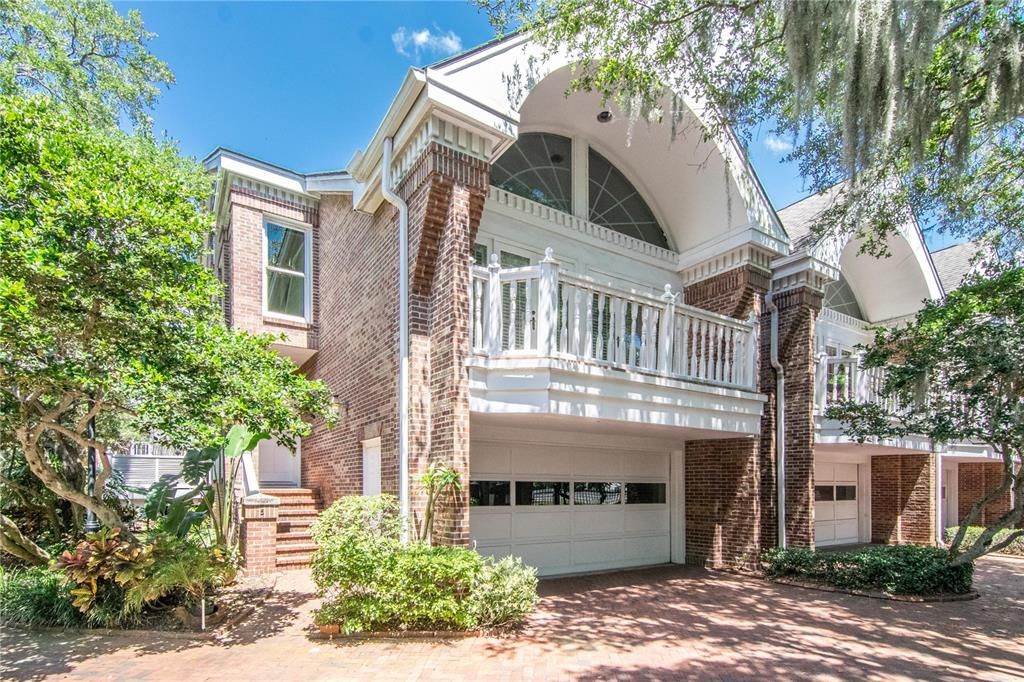 Recently Sold: $735,000 (3 beds, 3 baths, 2901 Square Feet)