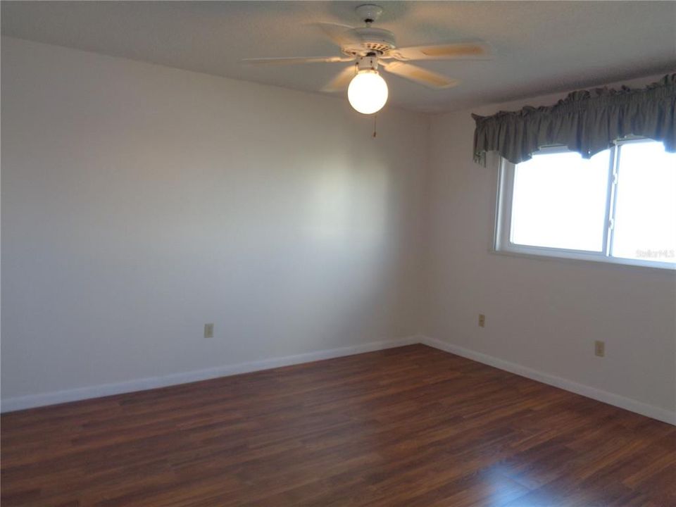 Recently Rented: $1,400 (2 beds, 2 baths, 1025 Square Feet)